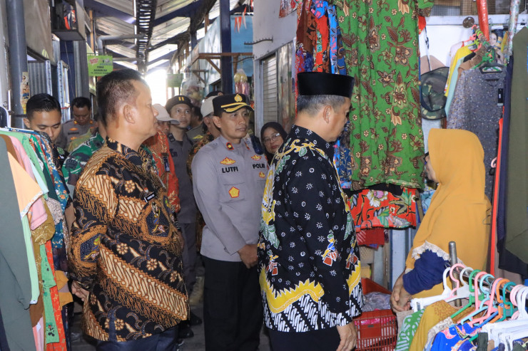Polres Madiun Bersama Forkopimda Cek Stabilitas Harga Bapokting Jelang Nataru