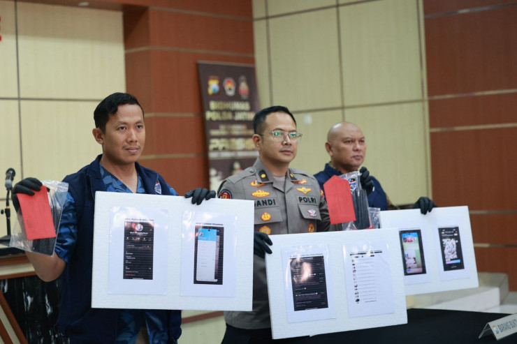 Polda Jatim Berhasil Amankan Seorang Pemuda di Jaksel Tersangka Penyebaran Konten Pornografi Anak Lewat Medsos