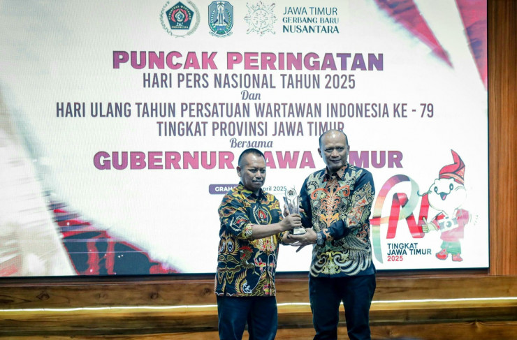 Kapolda Jatim Raih Penghargaan Prapanca Award di Puncak HPN 2025