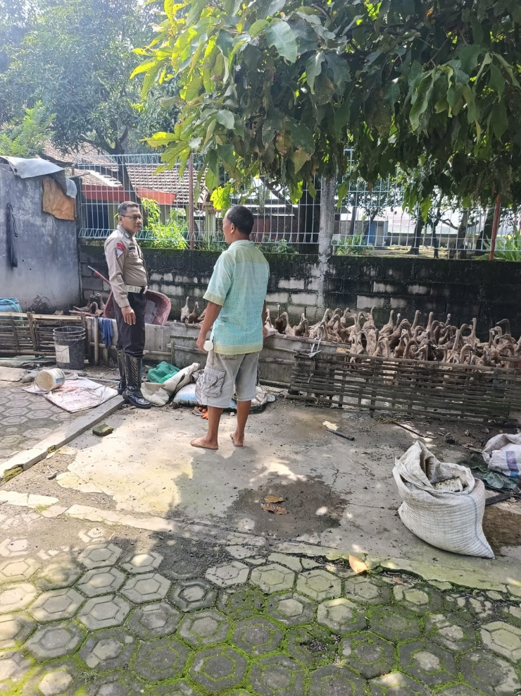 Kapolsek Tarik Instruksikan Patroli Desa Sambil Cek Program Ketahanan Pangan