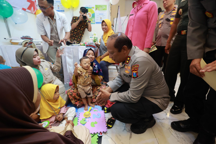 Polda Jatim Gelar Bakti Kesehatan Serentak Sambut Hari Bhayangkara ke -79 Tahun 2025