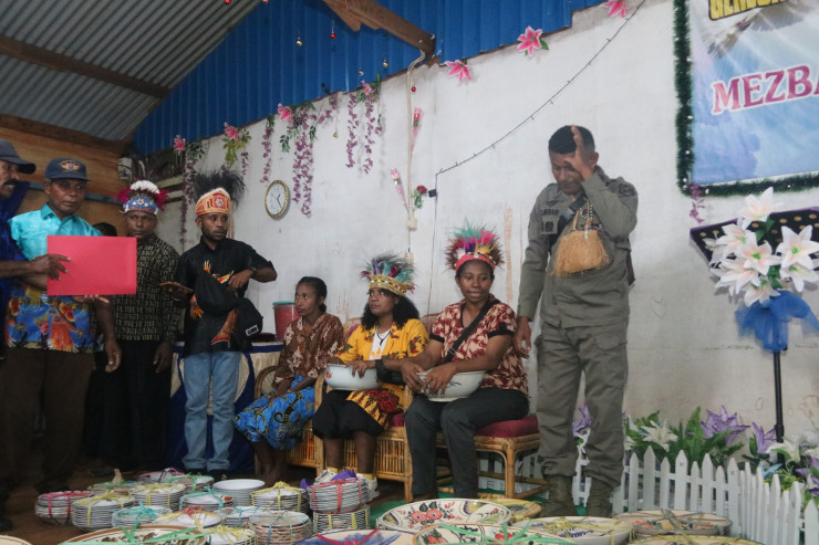 Satgas Damai Cartenz-2025 Hadir di Prosesi Adat Papua: Wujudkan Damai Lewat Budaya