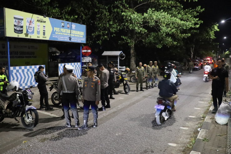 Polres Pelabuhan Tanjungperak Bersama TNI Gelar Patroli Skala Besar Pasca Pengesahan Warga Pesilat