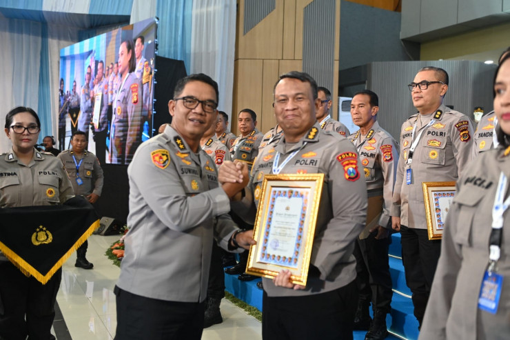Biro Logistik Polda Jatim Raih 2 Penghargaan Pemanfaatan BMN dan Pelaporan Terbaik