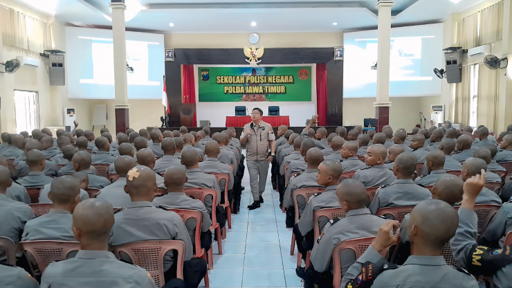 Mencetak Polisi Humanis Bermental Sehat, 247 Siswa Diktukba Polri SPN Polda Jatim Terima Pembekalan Psikologi